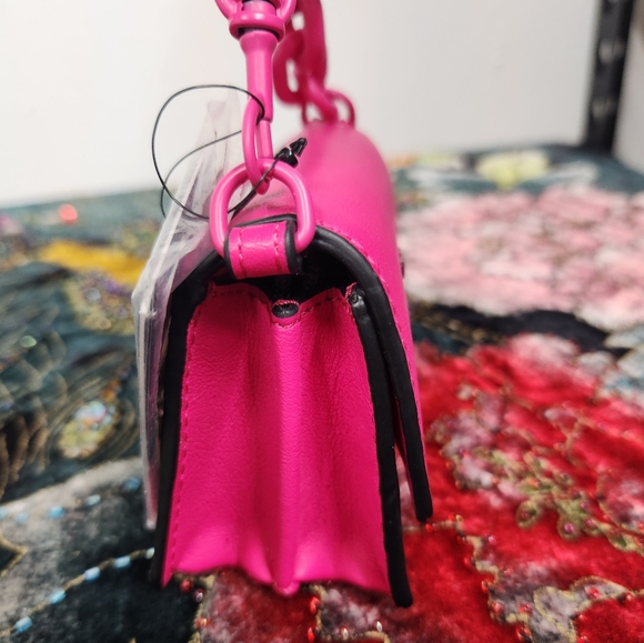 SOLD Simply Vera Wang Bag - Picture 4 of 5